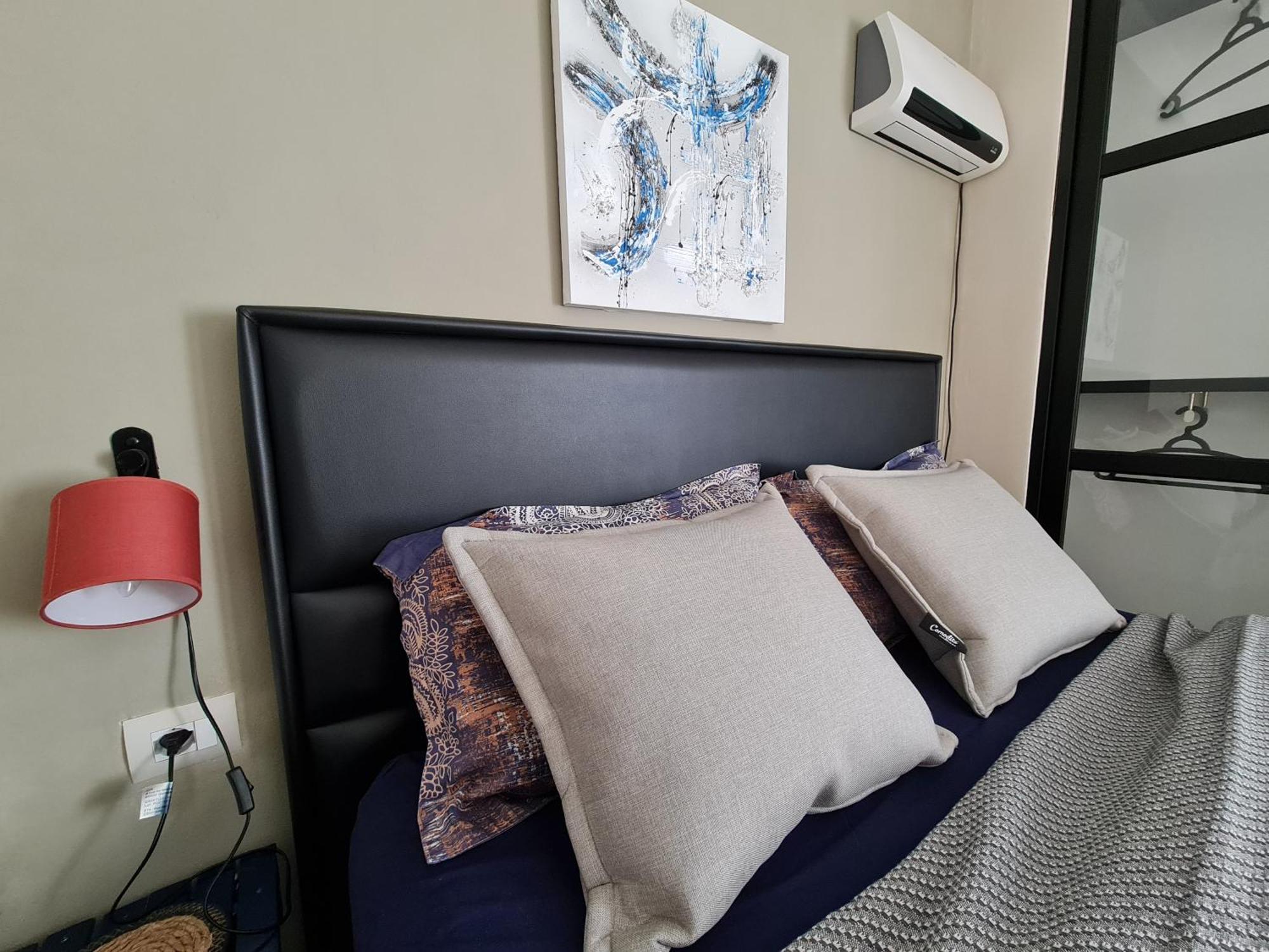 Francie's Apartment, Apartment *